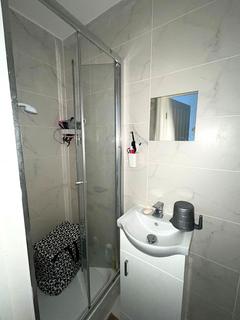 Studio to rent, Croydon CR0