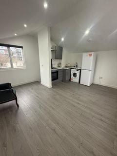 Studio to rent, Croydon CR0