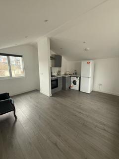 Studio to rent, Croydon CR0