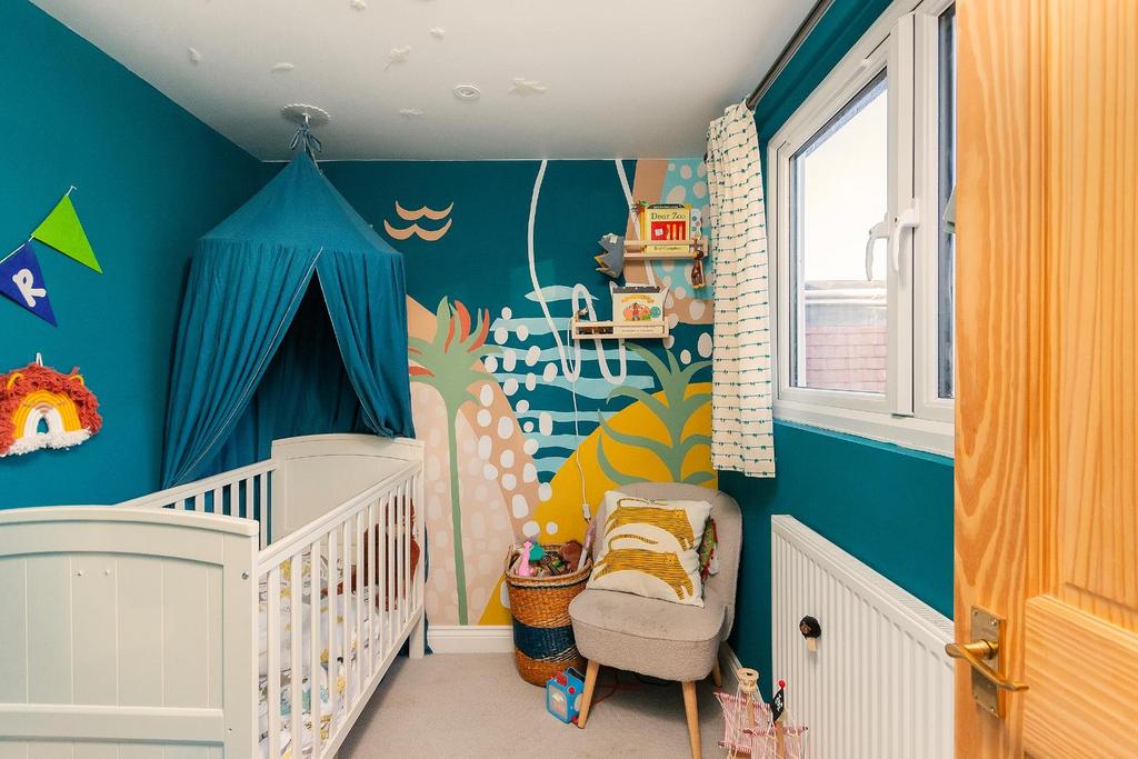 0 E4 SSE - Bedroom L.jpg