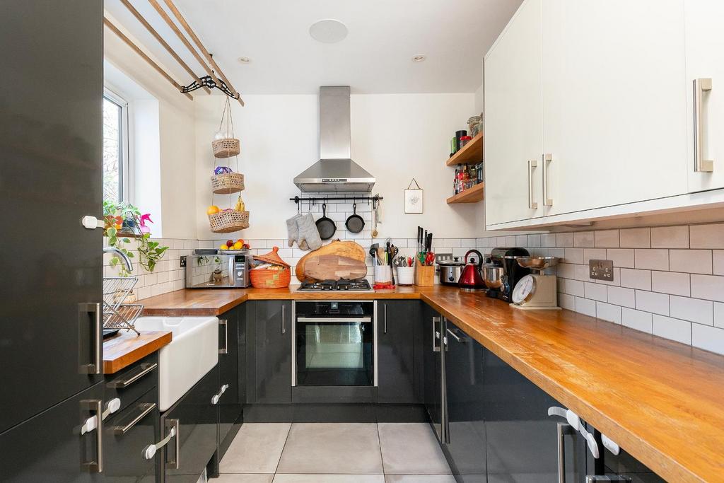 0 E4 SSE - Kitchen B.jpg
