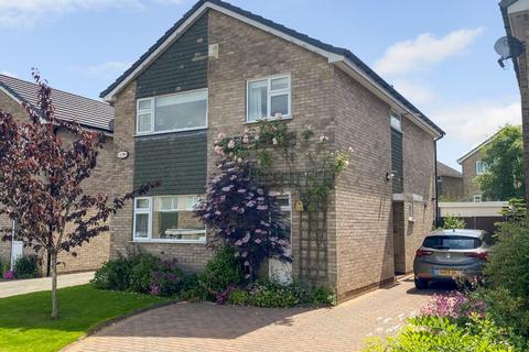 4 bedroom detached house for sale, Silverdale Avenue, Guiseley, Leeds