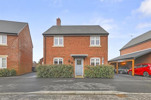 4 bedroom detached house for sale, Harvest Road, Market Harborough