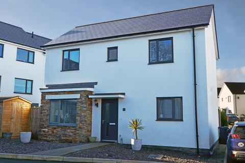 10 Gwartha Close, St Austell, PL25 3GF