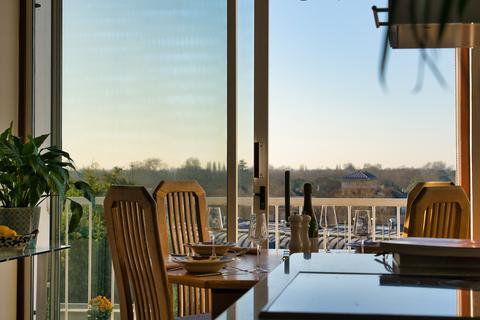 Flat 3, River Court, 21 - 23 Richmond Hill, Richmond, TW10 6QY