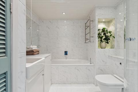 Flat 3, River Court, 21 - 23 Richmond Hill, Richmond, TW10 6QY