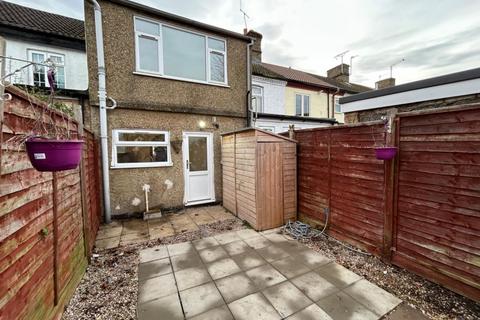 2 bedroom house to rent, Hospital Road, Arlesey SG15