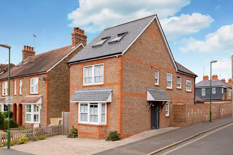 5 bedroom detached house for sale, Highlands Road, Horsham, RH13