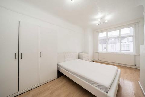 4 bedroom house to rent, Ashvale Road, London SW17