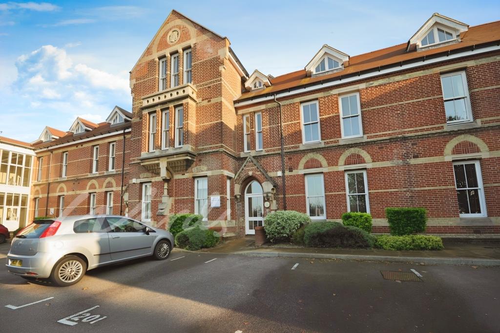 George Roche Road Canterbury CT1 2 bed flat - £1,260 pcm (£291 pw)