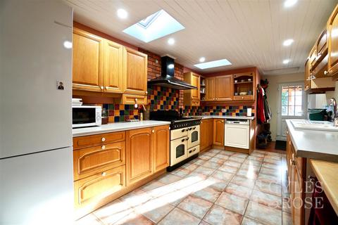 undefined, Lawford, Manningtree