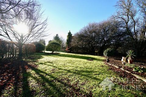 undefined, Lawford, Manningtree