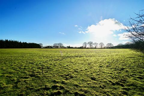 undefined, Lawford, Manningtree
