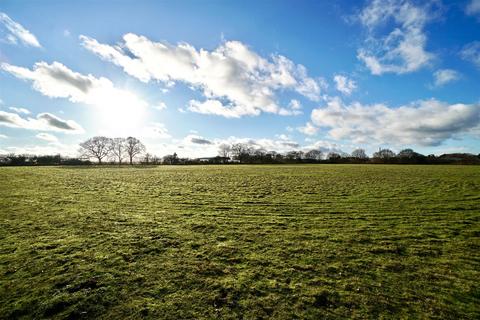 undefined, Lawford, Manningtree