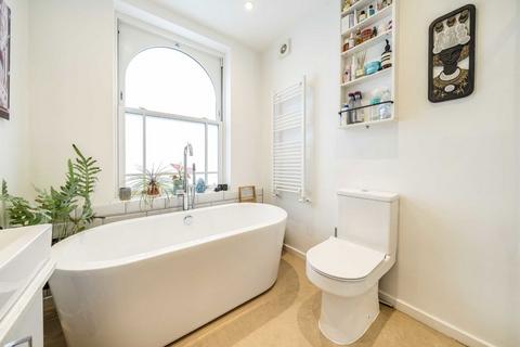 2 bedroom flat for sale, Linden Grove, London SE15