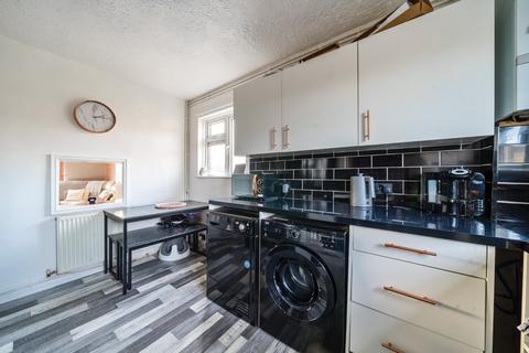 2 bedroom flat for sale, Wakefords Way, Hampshire PO9