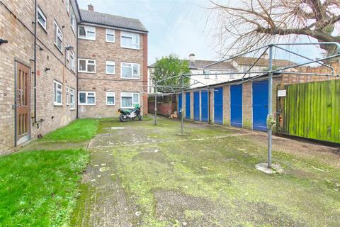 12 Berkeley Close, Ware, SG12 0BP