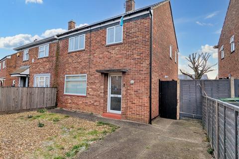 3 bedroom semi-detached house to rent, Richmond Avenue, Peterborough, Cambridgeshire