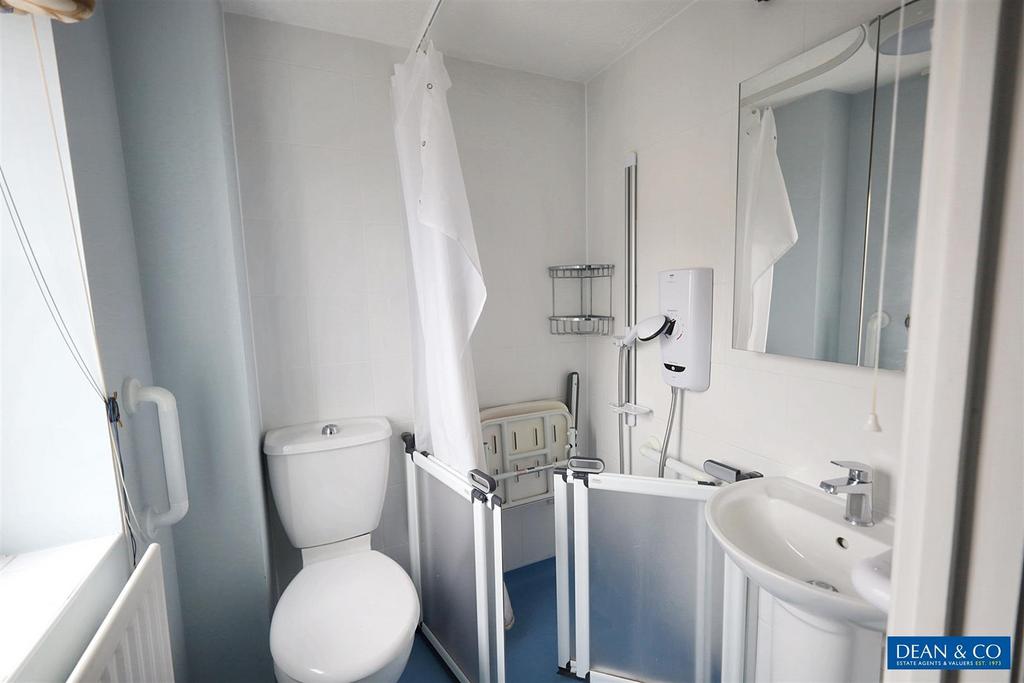 En suite wet room