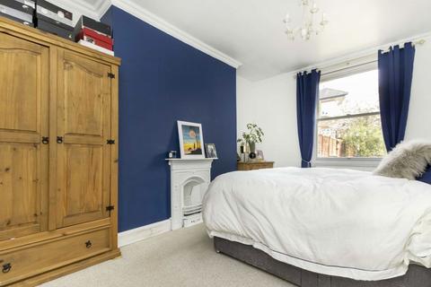 2 bedroom flat for sale, Windsor Road, London W5