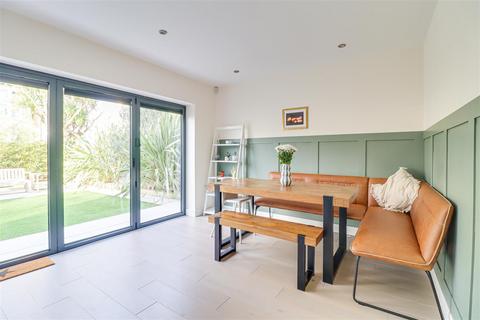 4 bedroom detached house for sale, Alma Close, Hadleigh SS7