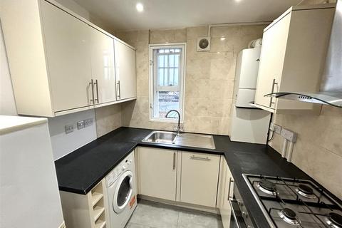 1 bedroom flat for sale, London Road, Chippenham