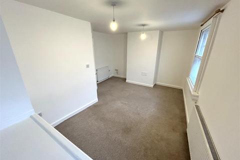 1 bedroom flat for sale, London Road, Chippenham