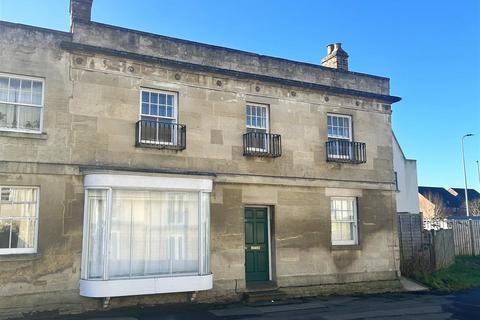 1 bedroom flat for sale, London Road, Chippenham