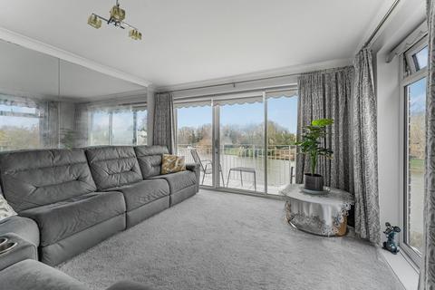 2 bedroom apartment for sale, Riverside Road, Staines-upon-Thames, TW18