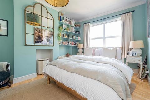 4 bedroom terraced house for sale, Trenmar Gardens, London, NW10