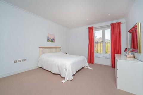 4 bedroom house for sale, Barrons Chase, Richmond TW10