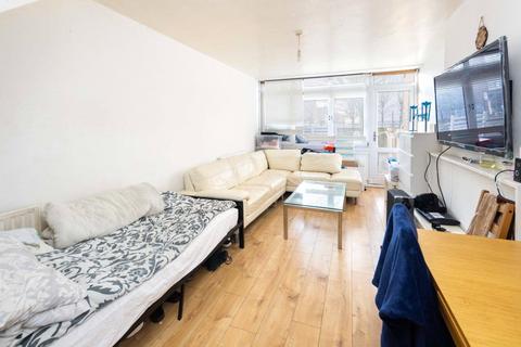 2 bedroom flat for sale, Lysander House, Temple Street, London, E2