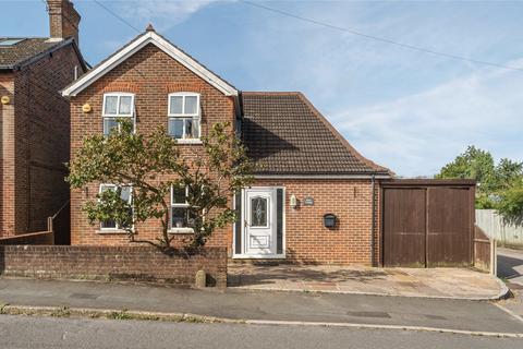 4 bedroom detached house for sale, Hill Road, Surrey GU26
