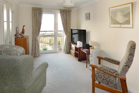 1 bedroom apartment for sale, Worthing Road, Littlehampton BN16