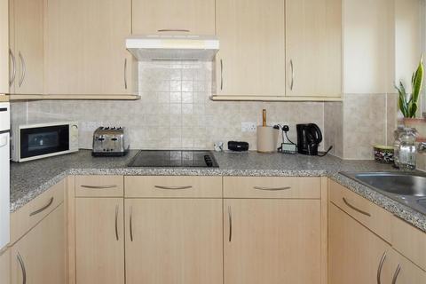 1 bedroom apartment for sale, Worthing Road, Littlehampton BN16