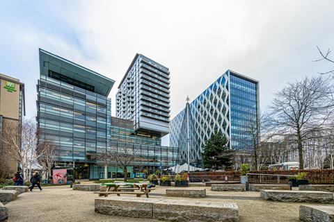 Pink, Media City Uk, Salford, M50