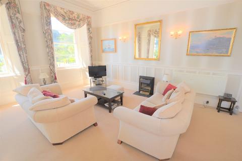 2 bedroom apartment to rent, Hesketh Crescent, Torquay, TQ1