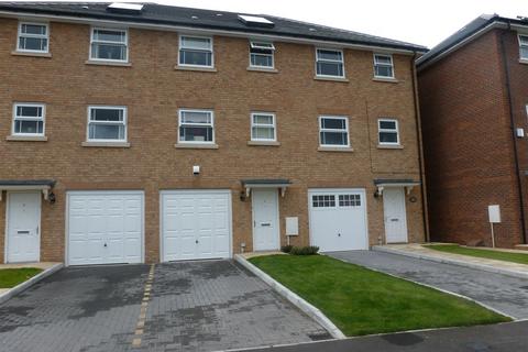 Flat 14 Eagle Road, Cippenham, Berks