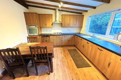 2 bedroom end of terrace house for sale, Causeway Street, Kidwelly