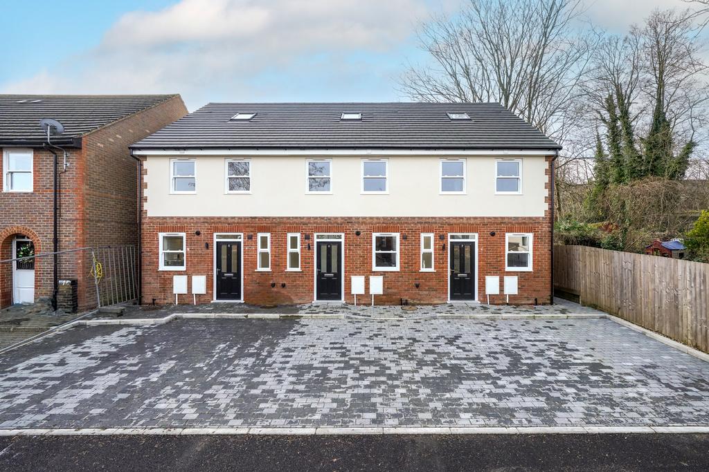 5-Aston-Close-1001