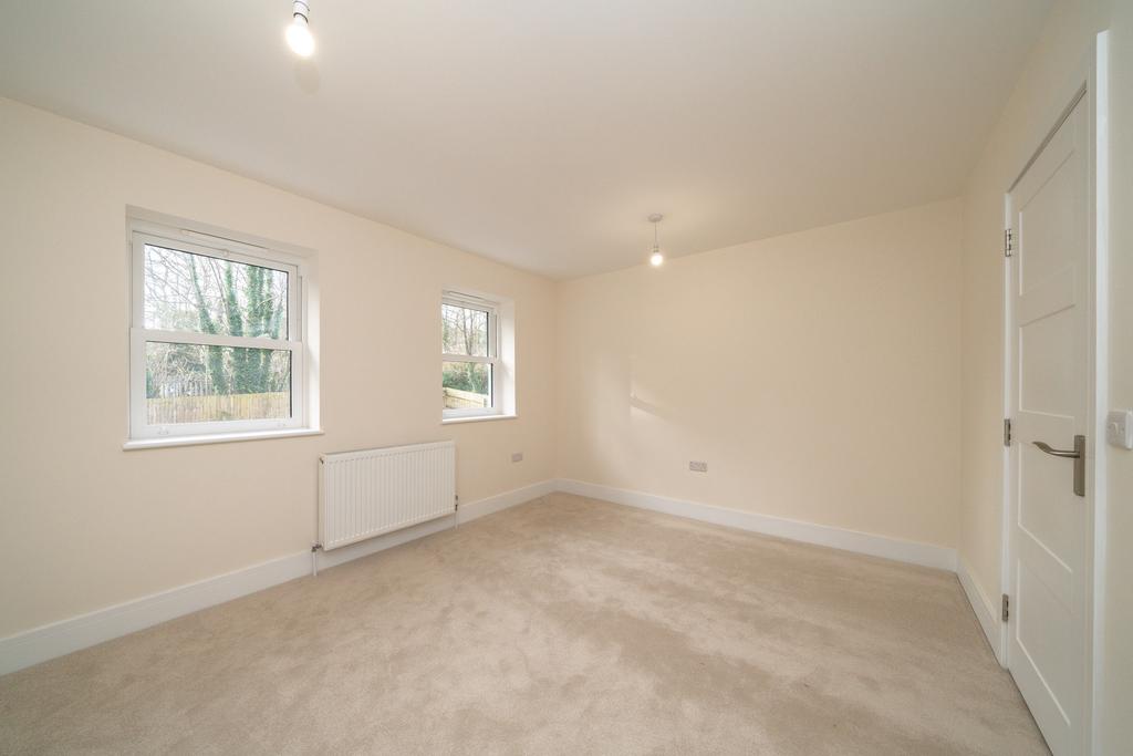 5-Aston-Close-1011