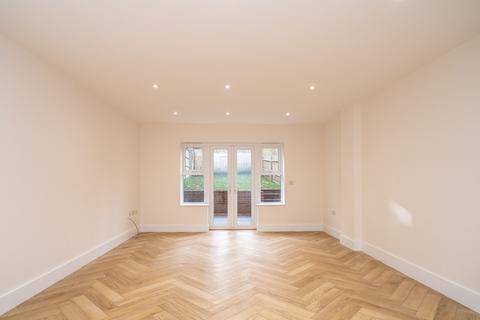 7 Aston Close, Hemel Hempstead, HP3 9HJ