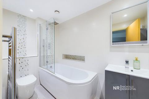 52 Cuddington Avenue, Worcester Park, KT4 7DB