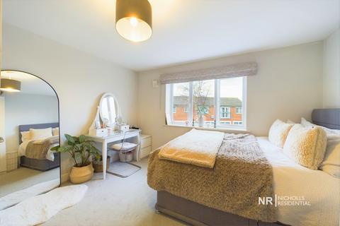 52 Cuddington Avenue, Worcester Park, KT4 7DB