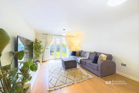 52 Cuddington Avenue, Worcester Park, KT4 7DB