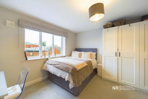 52 Cuddington Avenue, Worcester Park, KT4 7DB