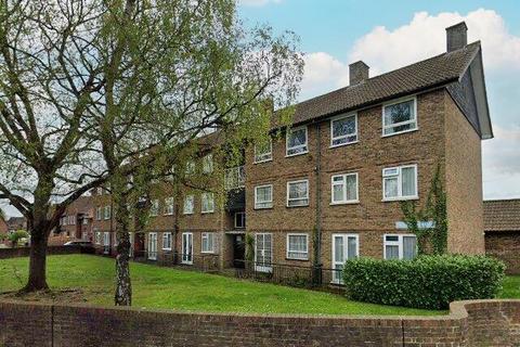 2 bedroom maisonette for sale, Town Tree Road, Ashford TW15