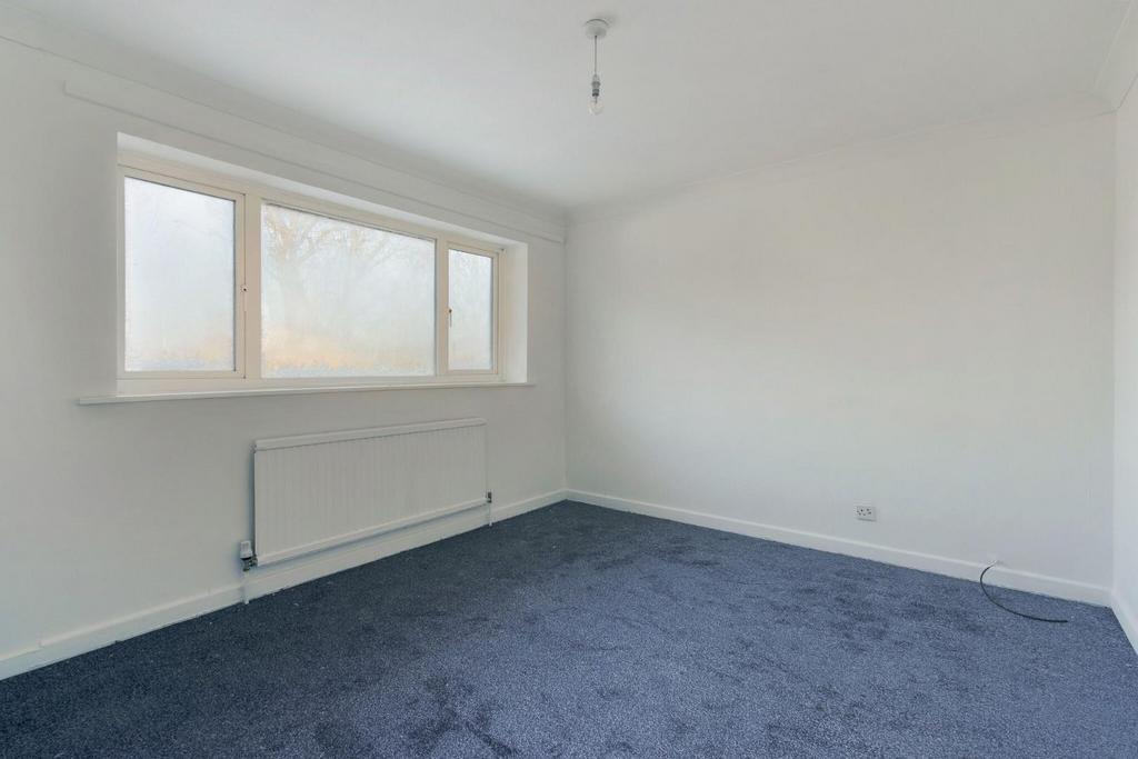 83920 Greystones Warm Lane Yeadon (19) low.jpg