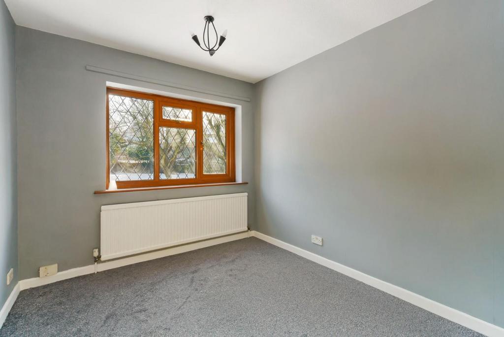 83920 Greystones Warm Lane Yeadon (20) low.jpg