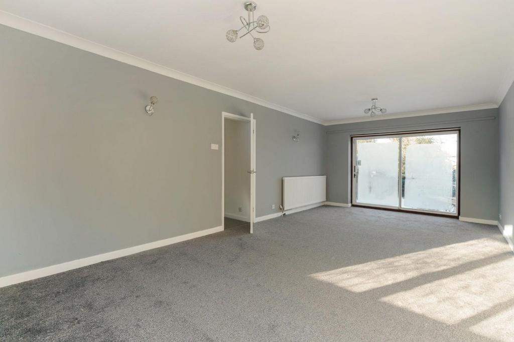 83920 Greystones Warm Lane Yeadon (8) low.jpg